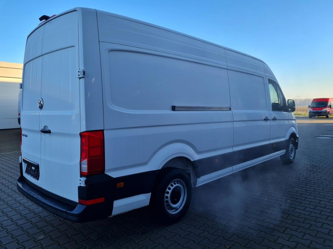 Volkswagen Crafter 35 Kasten lang L4H2 KAMERA NAVI_APP HOLZ - Furgão: foto 4 Volkswagen Crafter 35 Kasten lang L4H2 KAMERA NAVI_APP HOLZ - Furgão: foto 4