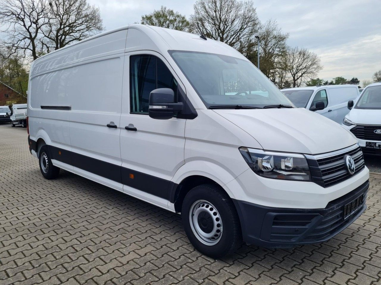 Volkswagen Crafter 35 Kasten lang L4H2 KLIMA NAVI_APP HOLZB - Furgão: foto 3 Volkswagen Crafter 35 Kasten lang L4H2 KLIMA NAVI_APP HOLZB - Furgão: foto 3