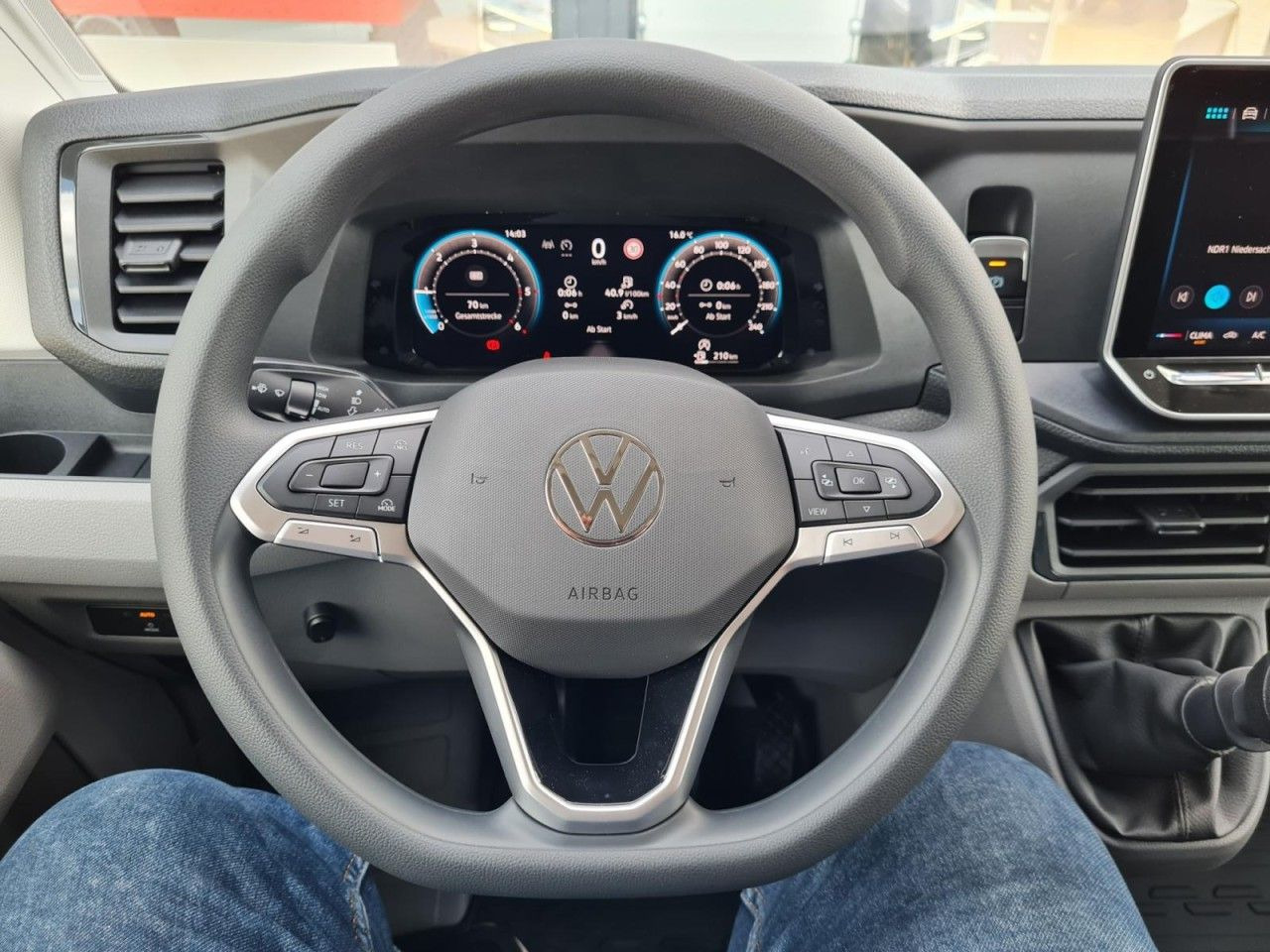 Volkswagen Crafter 35 TDI Pritsche Schiebe Plane LED TEMPOM - Carrinha de lona: foto 4 Volkswagen Crafter 35 TDI Pritsche Schiebe Plane LED TEMPOM - Carrinha de lona: foto 4
