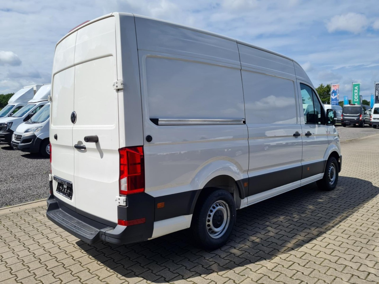 Volkswagen Crafter Kasten MR L3H3 KLIMA KOMFORT PDC TEMPOMAT - Furgão compacto: foto 4 Volkswagen Crafter Kasten MR L3H3 KLIMA KOMFORT PDC TEMPOMAT - Furgão compacto: foto 4