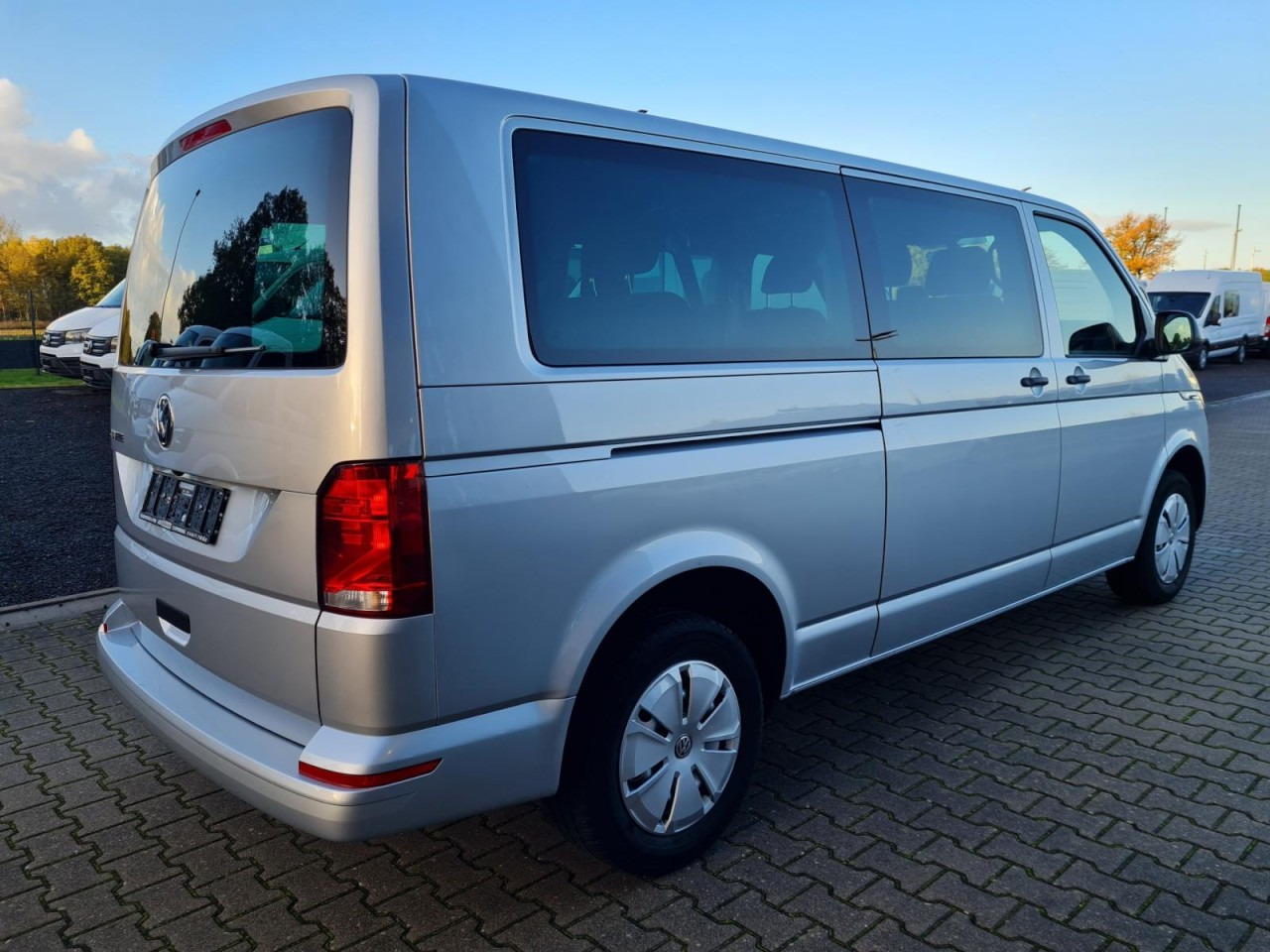 Volkswagen T6.1 Caravelle TDI lang 9 Sitzer 2 Schiebetüren Trendl. - Minibus, Furgão de passageiros: foto 5 Volkswagen T6.1 Caravelle TDI lang 9 Sitzer 2 Schiebetüren Trendl. - Minibus, Furgão de passageiros: foto 5