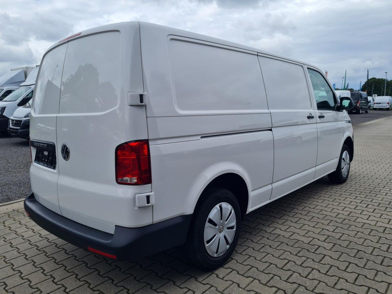 Volkswagen T6.1 Kasten TDi lang Flügeltüren KLIMA Verkleidu - Furgão compacto: foto 5 Volkswagen T6.1 Kasten TDi lang Flügeltüren KLIMA Verkleidu - Furgão compacto: foto 5