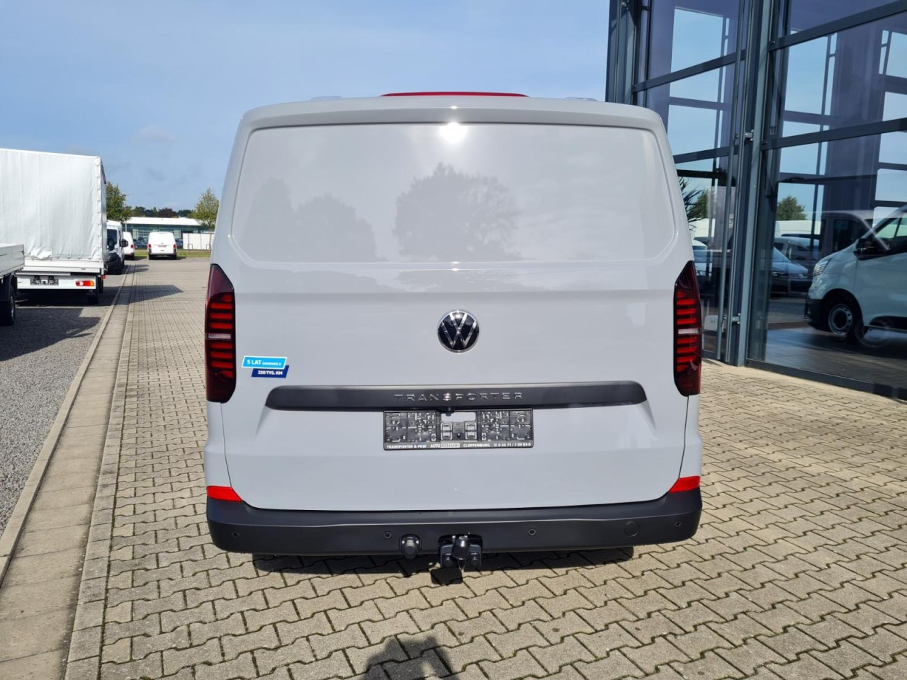 Volkswagen T7 Transporter Kasten TDi AG L2 AHK KLIMA KAMERA LED - Furgão compacto: foto 5 Volkswagen T7 Transporter Kasten TDi AG L2 AHK KLIMA KAMERA LED - Furgão compacto: foto 5