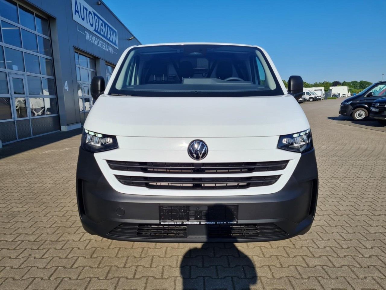 Volkswagen T7 Transporter Kasten TDi L1 Heckklappe KLIMA PDC - Furgão compacto: foto 2 Volkswagen T7 Transporter Kasten TDi L1 Heckklappe KLIMA PDC - Furgão compacto: foto 2