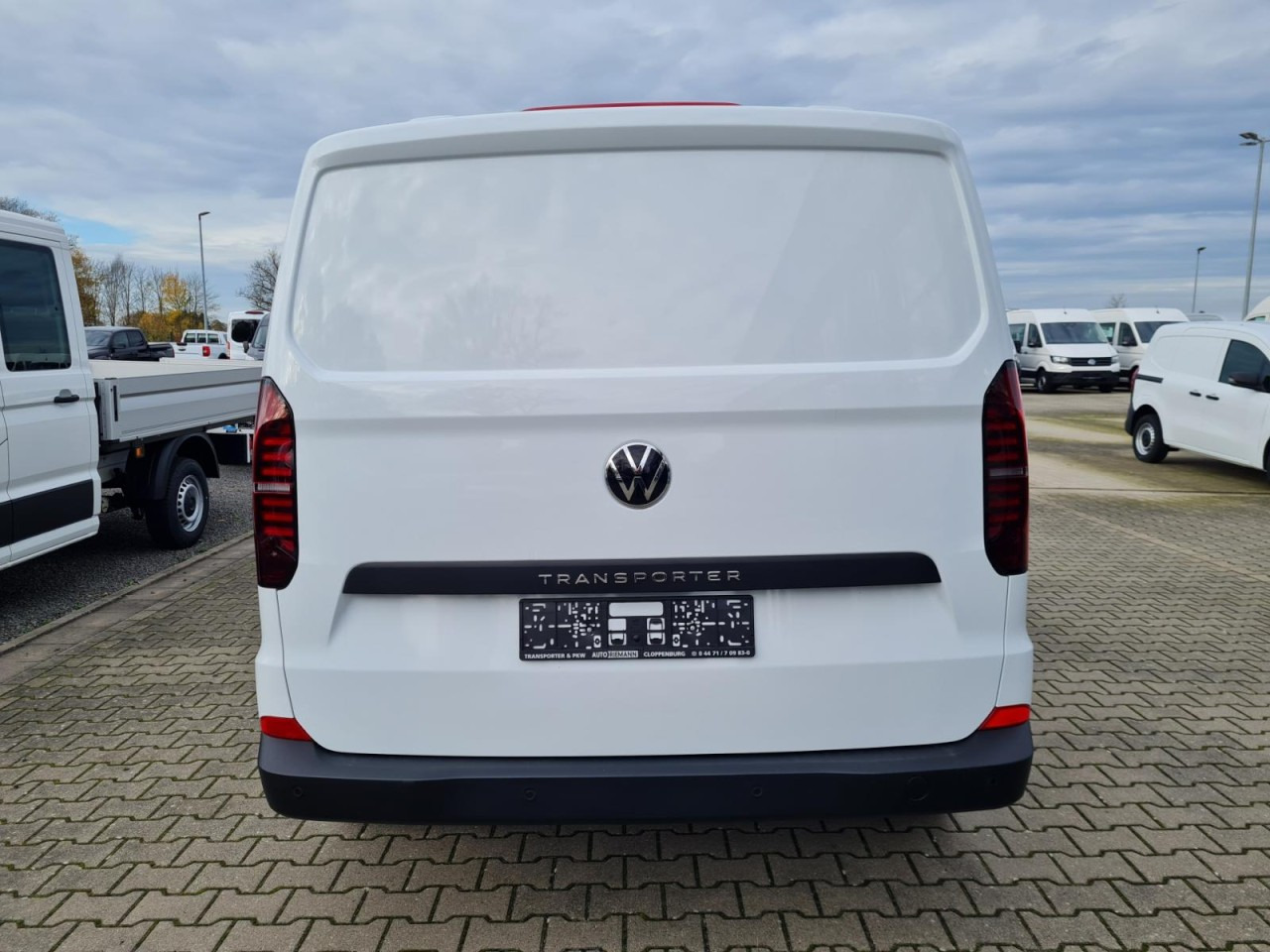 Volkswagen T7 Transporter Kasten Tdi KR Heckklappe PDC KLIMA - Furgão compacto: foto 5 Volkswagen T7 Transporter Kasten Tdi KR Heckklappe PDC KLIMA - Furgão compacto: foto 5