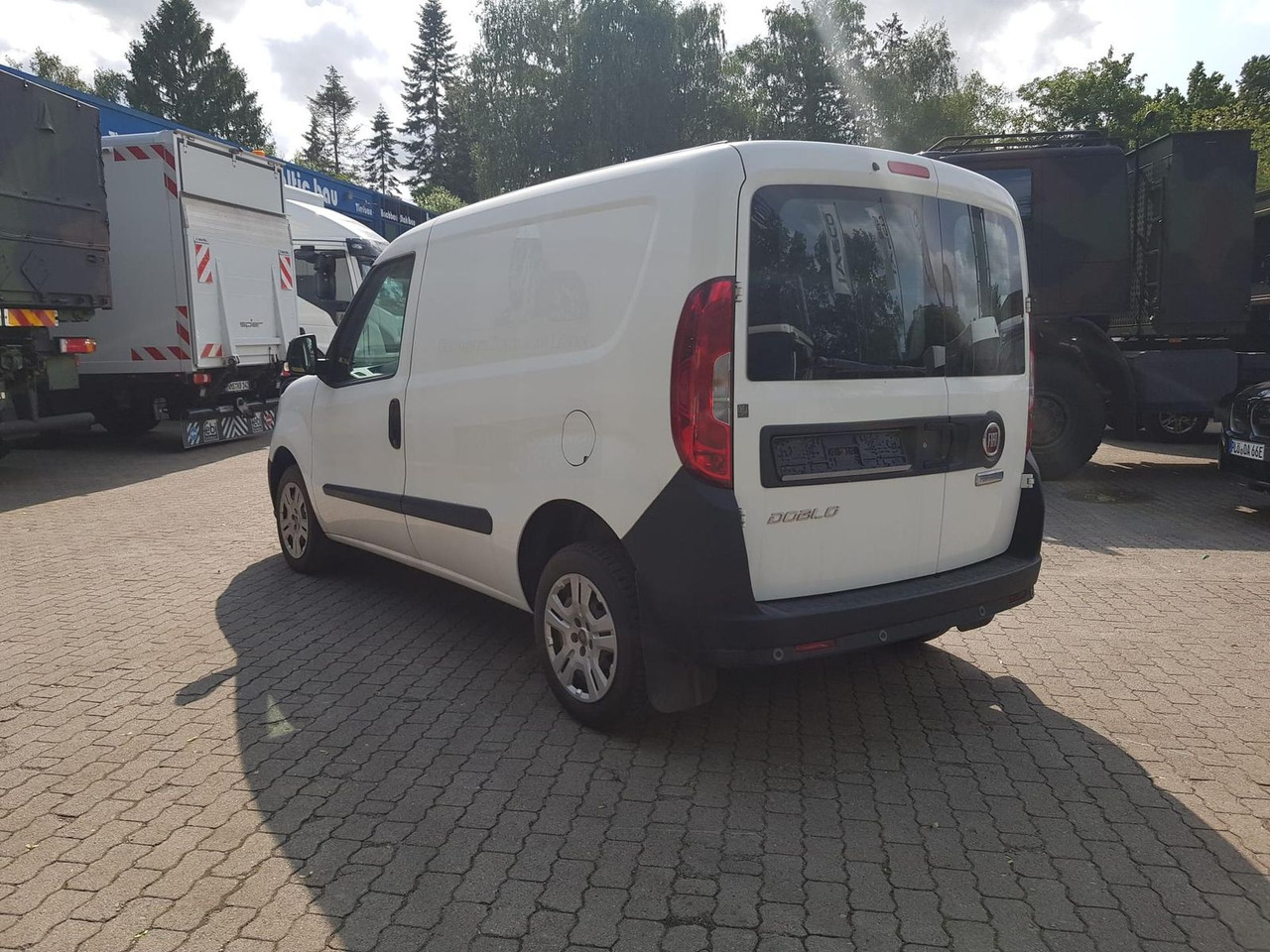 Fiat Doblo Kastenwagen SX 1.3 Klima, Radio mit Nav... - Furgão de passageiros: foto 3 Fiat Doblo Kastenwagen SX 1.3 Klima, Radio mit Nav... - Furgão de passageiros: foto 3