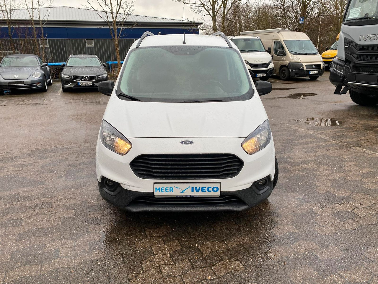 Ford Transit Courier 1.0 Trend Klima,AHK+Rückfahrk... - Furgão de passageiros: foto 2 Ford Transit Courier 1.0 Trend Klima,AHK+Rückfahrk... - Furgão de passageiros: foto 2
