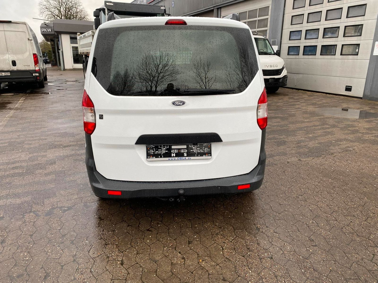 Ford Transit Courier 1.0 Trend Klima,AHK+Rückfahrk... - Furgão de passageiros: foto 4 Ford Transit Courier 1.0 Trend Klima,AHK+Rückfahrk... - Furgão de passageiros: foto 4