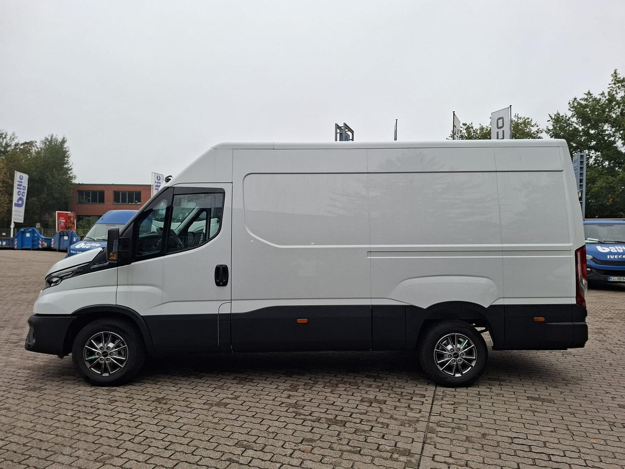 Iveco 35S16A8V Klima, Radio, Kamera ab 0% Finanzierbar - Furgão: foto 2 Iveco 35S16A8V Klima, Radio, Kamera ab 0% Finanzierbar - Furgão: foto 2