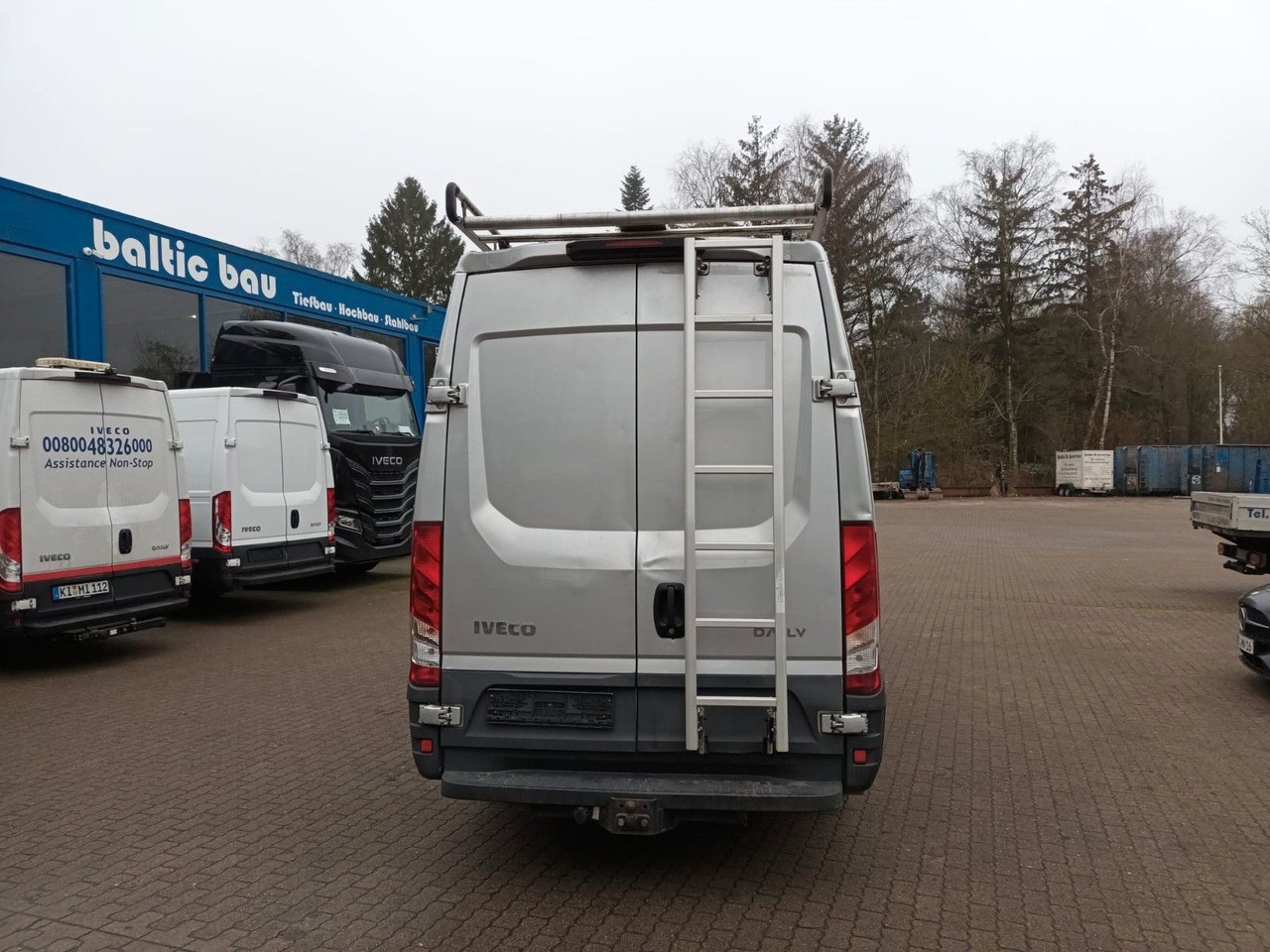 Iveco Daily 35S12V 3520L AHK Dachträger 85 kW (116 ... - Furgão: foto 4 Iveco Daily 35S12V 3520L AHK Dachträger 85 kW (116 ... - Furgão: foto 4