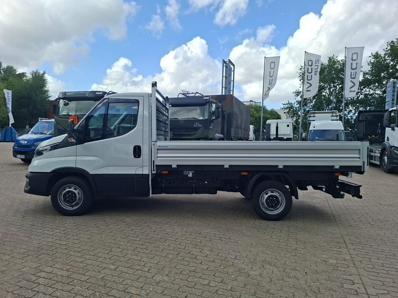 Iveco Daily 35S14A8Y Henschel 3-Seiten Kipper 100 k... - Carrinha de caixa aberta: foto 2 Iveco Daily 35S14A8Y Henschel 3-Seiten Kipper 100 k... - Carrinha de caixa aberta: foto 2