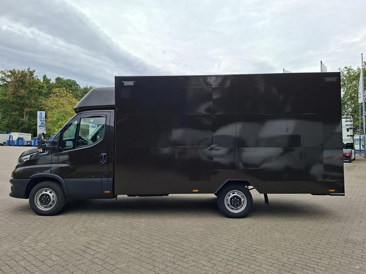 Iveco Daily 35S16A8 Integralkoffer, Kamera, Automat... - Carrinha de contentor: foto 2 Iveco Daily 35S16A8 Integralkoffer, Kamera, Automat... - Carrinha de contentor: foto 2