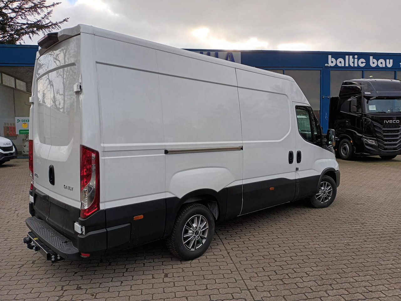 Iveco Daily 35S16A8 V 3520L - ab 0% Finanzieren - Furgão: foto 3 Iveco Daily 35S16A8 V 3520L - ab 0% Finanzieren - Furgão: foto 3