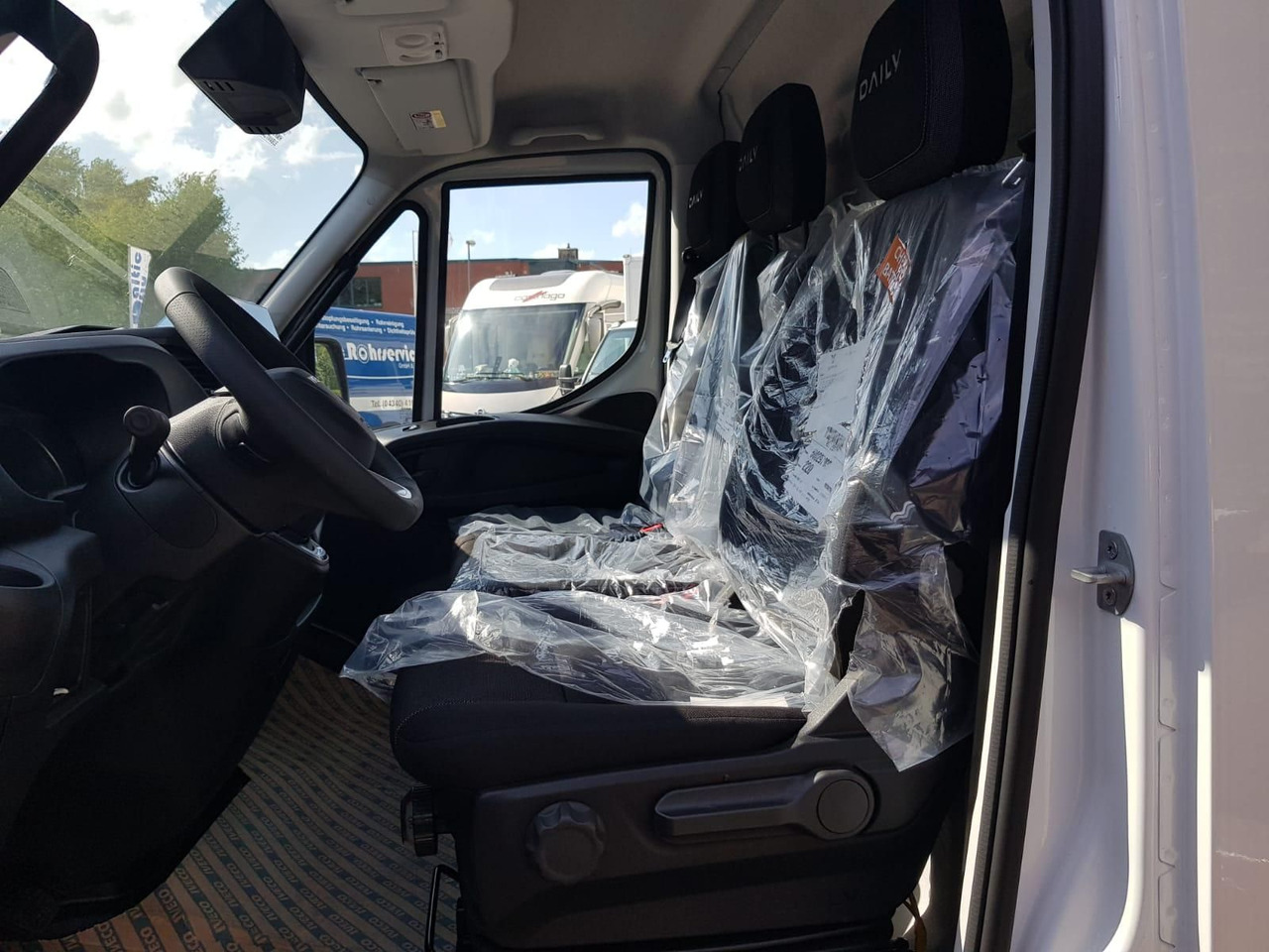 Furgão Iveco Daily 35S18HA8 V 3520L mit AHK, Rückfahrkamer...: foto 13