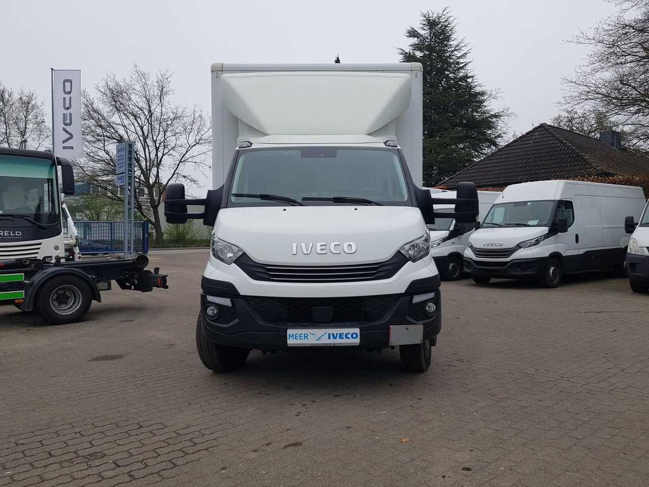 Iveco Daily 70C18HA8/P Koffer, Luftfederung, Kamera - Carrinha de contentor: foto 2 Iveco Daily 70C18HA8/P Koffer, Luftfederung, Kamera - Carrinha de contentor: foto 2