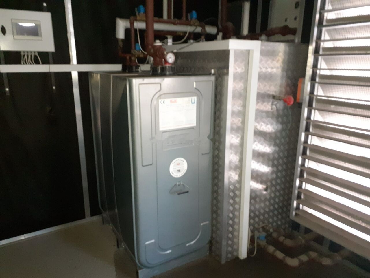 Stamford Generator Nowy1300 KW 1650 KVA STAMFORD CUMMINS - Gerador elétrico: foto 4 Stamford Generator Nowy1300 KW 1650 KVA STAMFORD CUMMINS - Gerador elétrico: foto 4