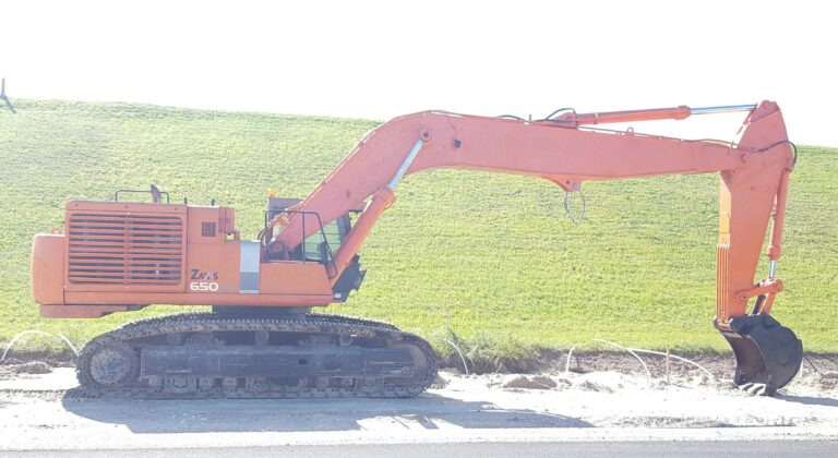 Hitachi ZX650 – with long reach and normal boom / mit Langarm und normalem Arm - Escavadora de rastos: foto 1 Hitachi ZX650 – with long reach and normal boom / mit Langarm und normalem Arm - Escavadora de rastos: foto 1
