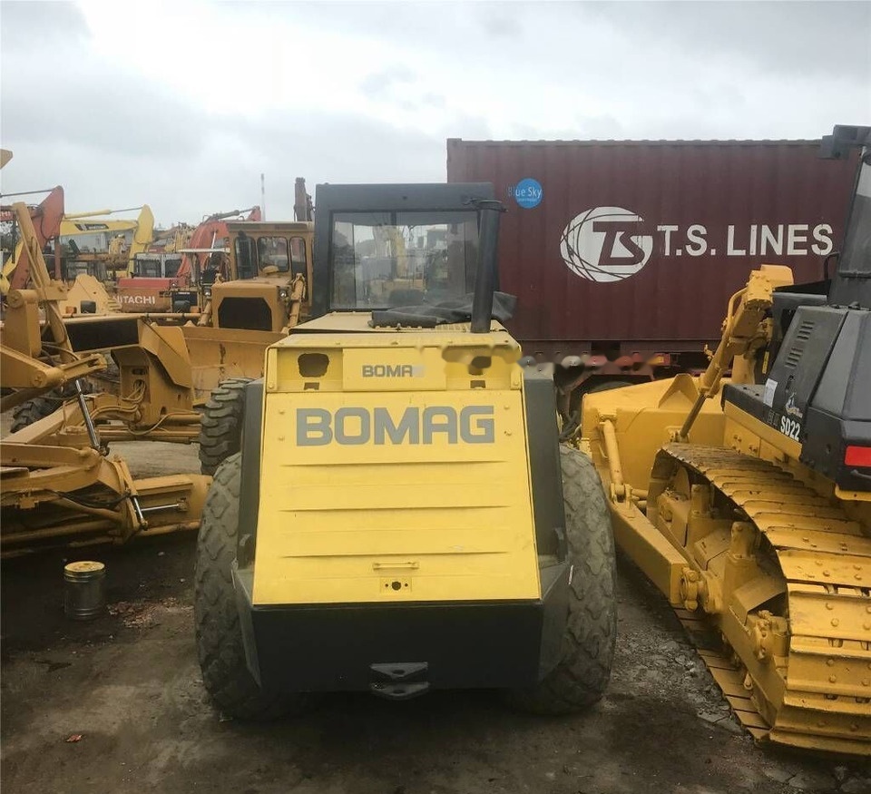BOMAG BW 217 D-2 - Compactador: foto 2 BOMAG BW 217 D-2 - Compactador: foto 2