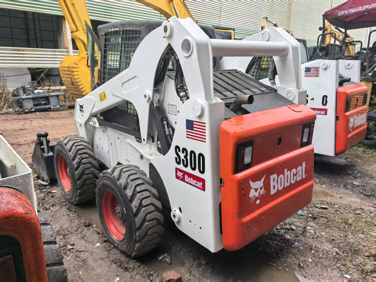 Bobcat S300 - Mini pá carregadora: foto 2 Bobcat S300 - Mini pá carregadora: foto 2