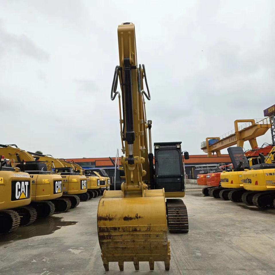 Caterpillar 320D2L - Escavadora de rastos: foto 2 Caterpillar 320D2L - Escavadora de rastos: foto 2