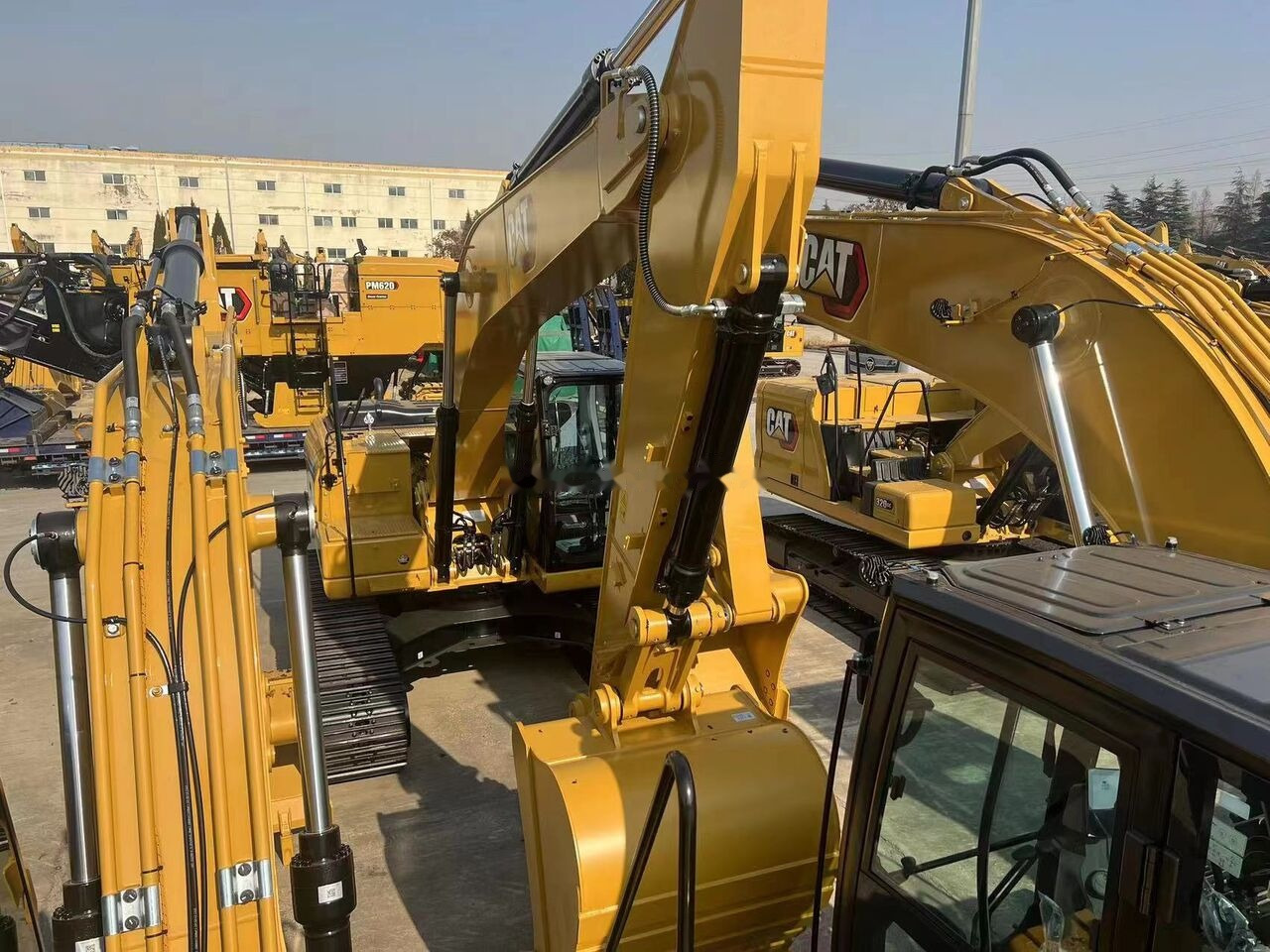 Caterpillar 323GX - Escavadora de rastos: foto 2 Caterpillar 323GX - Escavadora de rastos: foto 2