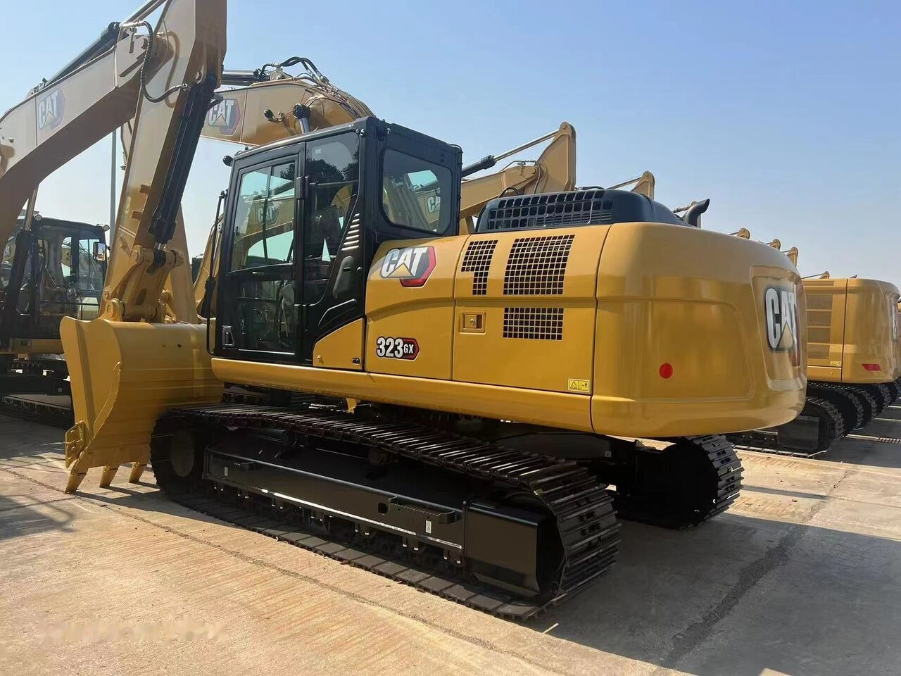 Caterpillar 323GX - Escavadora de rastos: foto 1 Caterpillar 323GX - Escavadora de rastos: foto 1