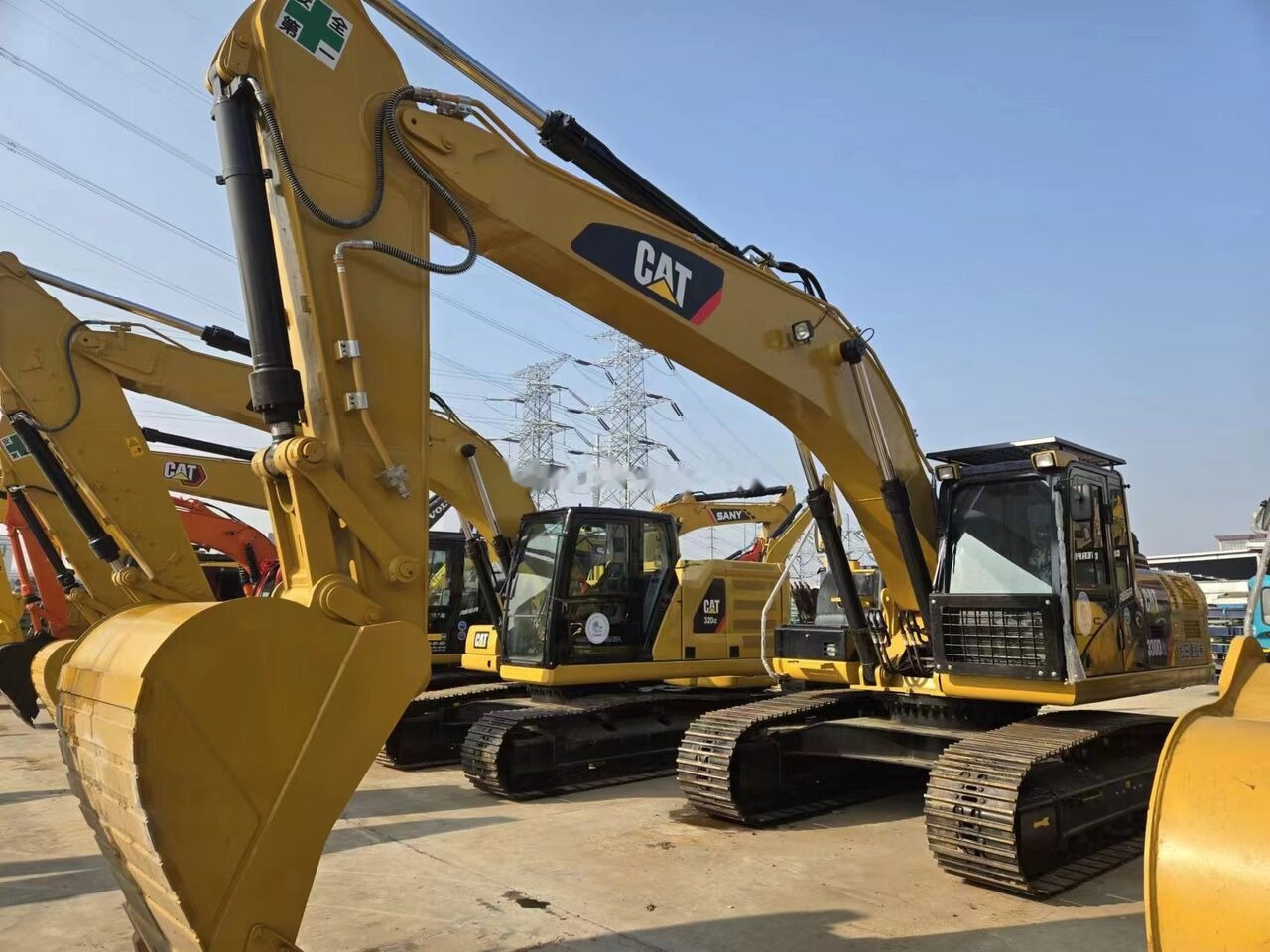 Caterpillar 330D2L - Escavadora de rastos: foto 1 Caterpillar 330D2L - Escavadora de rastos: foto 1