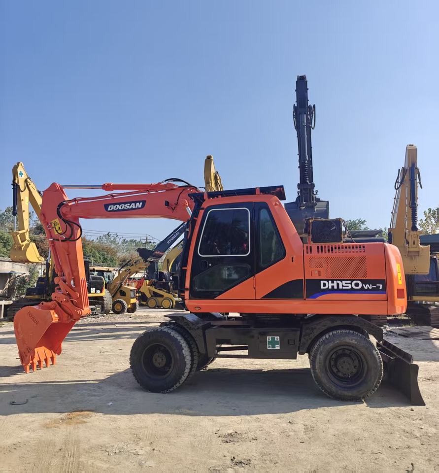Doosan DH150W - Escavadeira de rodas: foto 2 Doosan DH150W - Escavadeira de rodas: foto 2