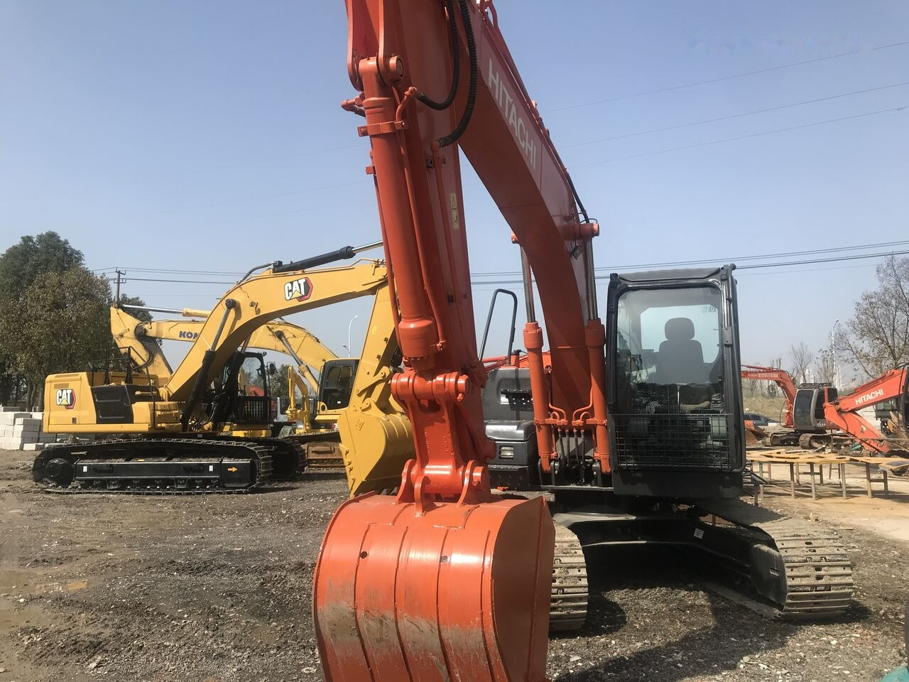 Hitachi ZX130 - Escavadora de rastos: foto 2 Hitachi ZX130 - Escavadora de rastos: foto 2