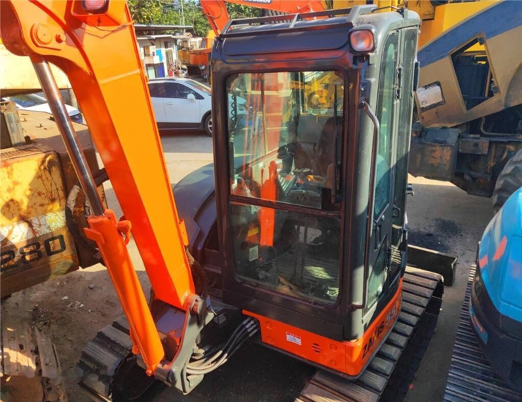Hitachi ZX55UR - Mini escavadeira: foto 3 Hitachi ZX55UR - Mini escavadeira: foto 3
