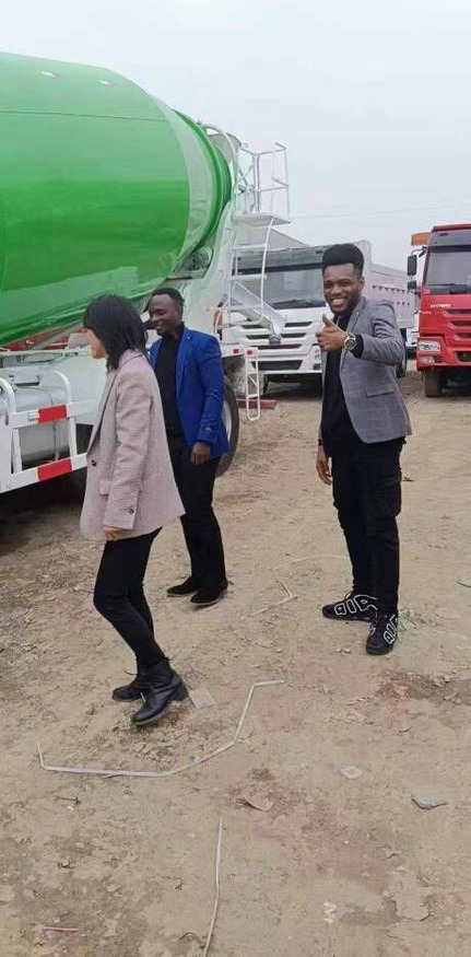 Howo 375 6x4 Tipper Lorry - Camião basculante: foto 5 Howo 375 6x4 Tipper Lorry - Camião basculante: foto 5