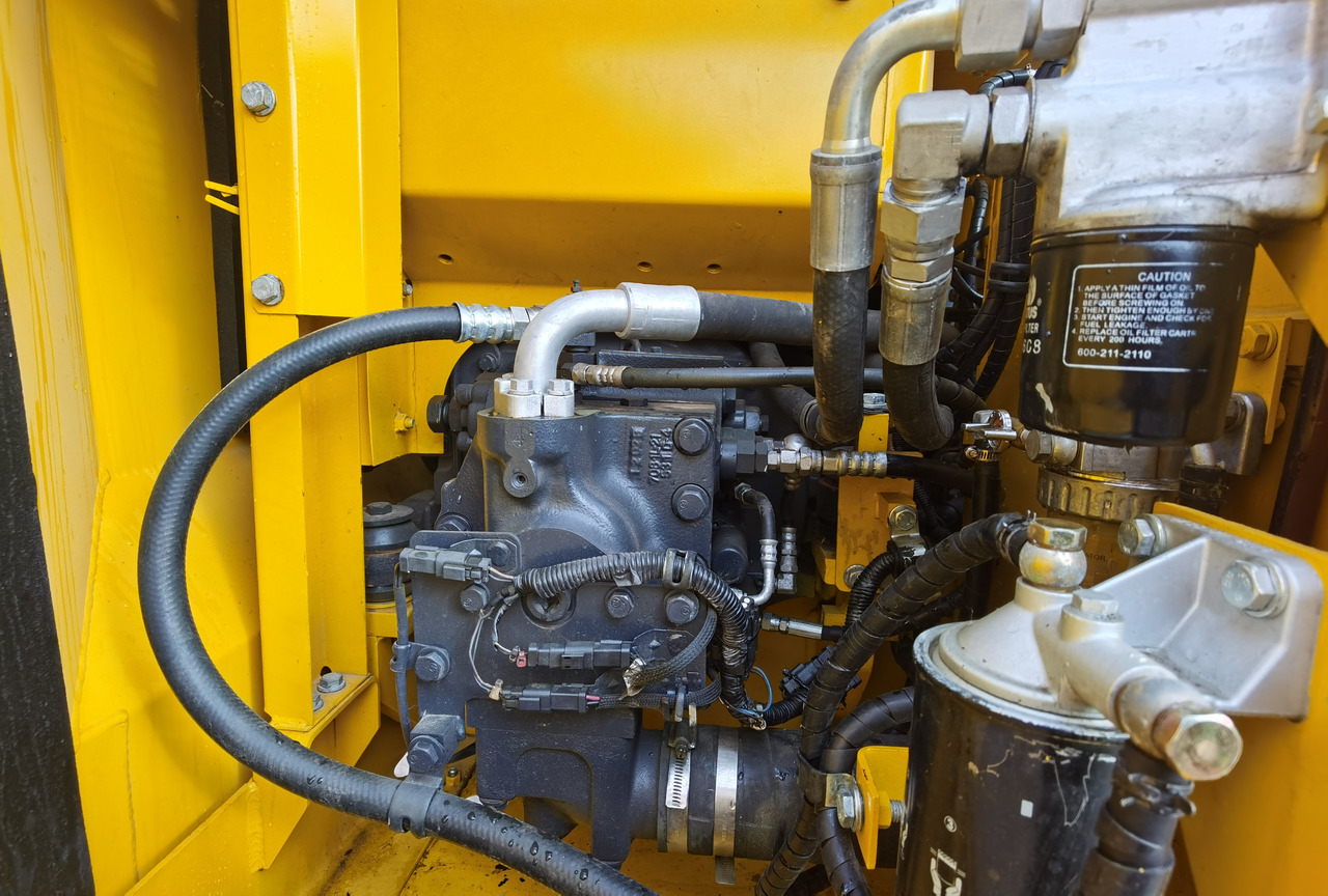 Escavadeira KOMATSU PC130: foto 13 Escavadeira KOMATSU PC130: foto 13