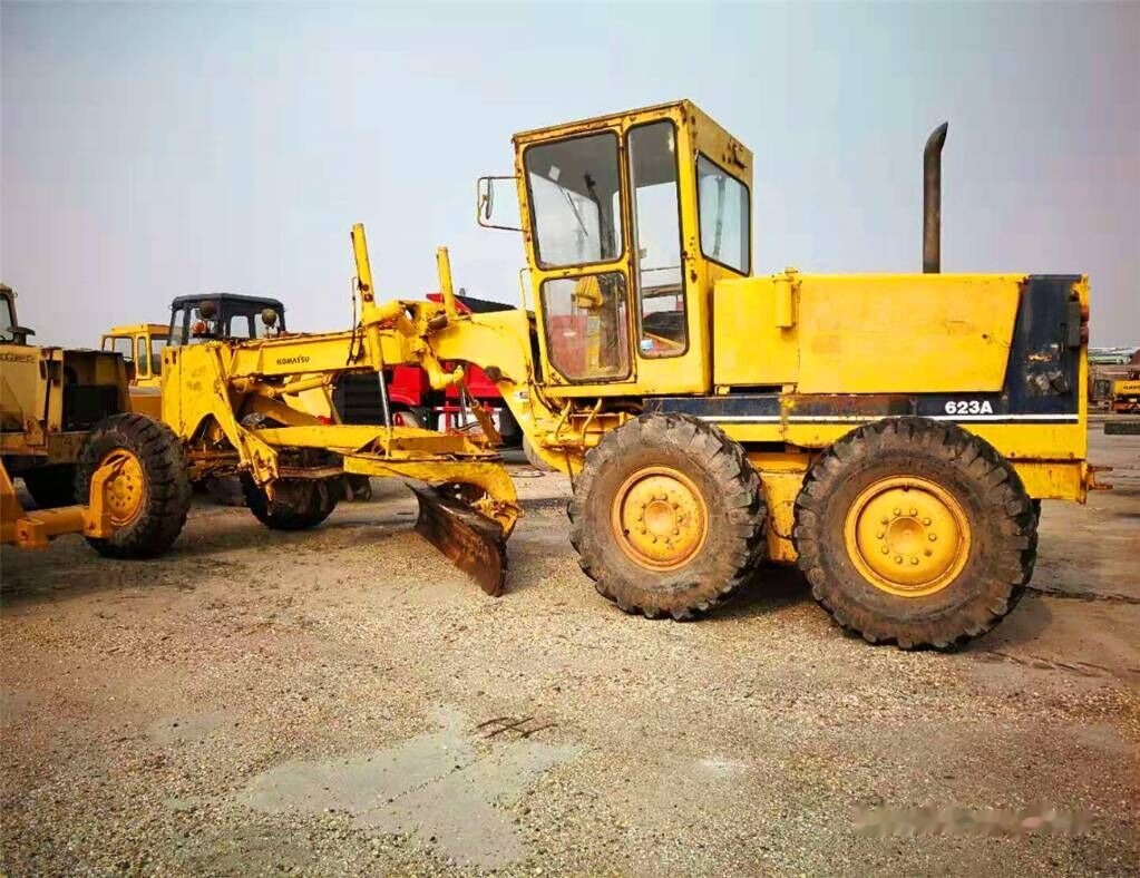 Komatsu GD623A - Motoniveladora: foto 5 Komatsu GD623A - Motoniveladora: foto 5