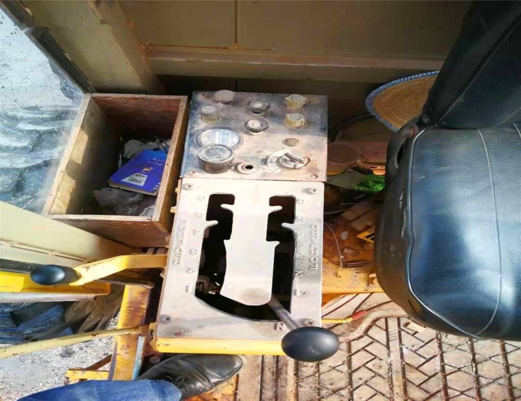 Komatsu GD623A - Motoniveladora: foto 2 Komatsu GD623A - Motoniveladora: foto 2