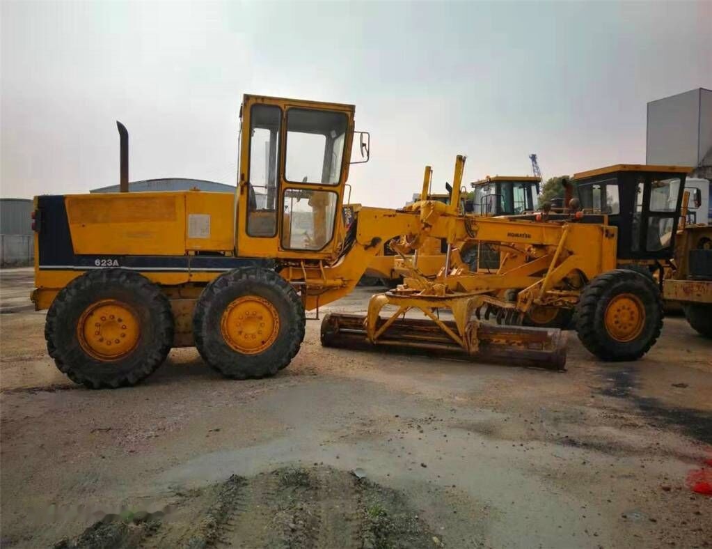 Komatsu GD623A - Motoniveladora: foto 3 Komatsu GD623A - Motoniveladora: foto 3