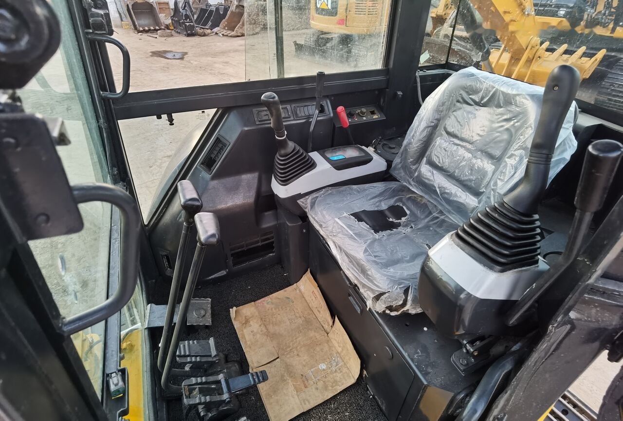 Komatsu PC35MR - Escavadora de rastos: foto 1 Komatsu PC35MR - Escavadora de rastos: foto 1