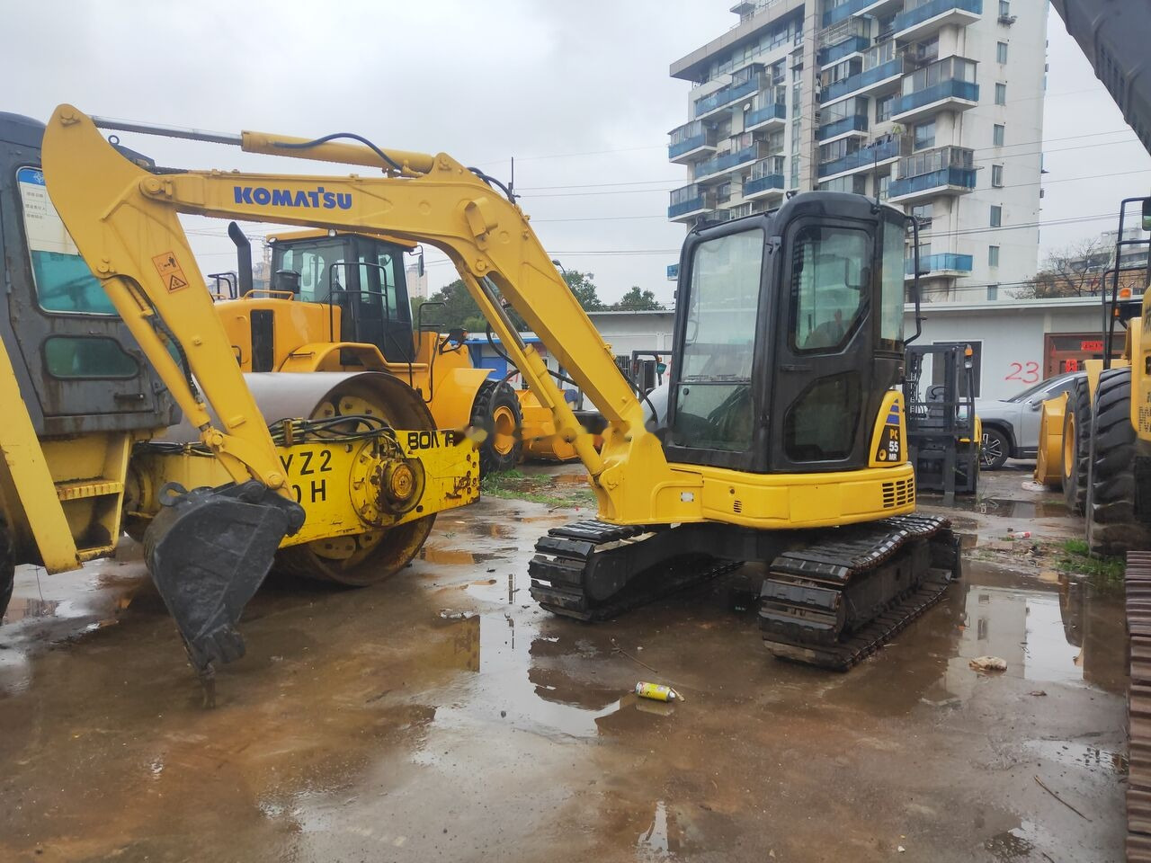 Komatsu PC55MR - Mini escavadeira: foto 1 Komatsu PC55MR - Mini escavadeira: foto 1
