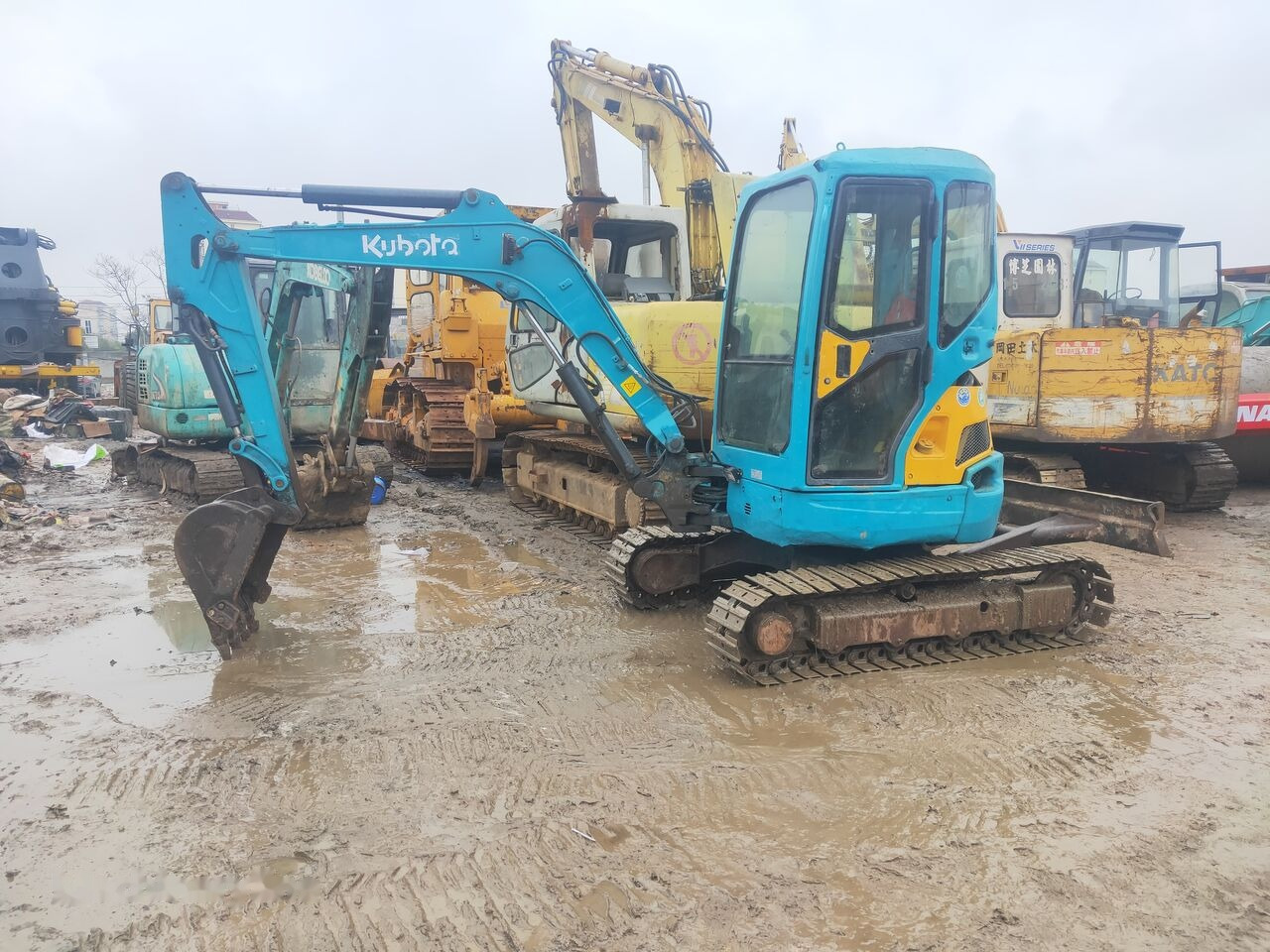 Kubota U35 - Mini escavadeira: foto 1 Kubota U35 - Mini escavadeira: foto 1