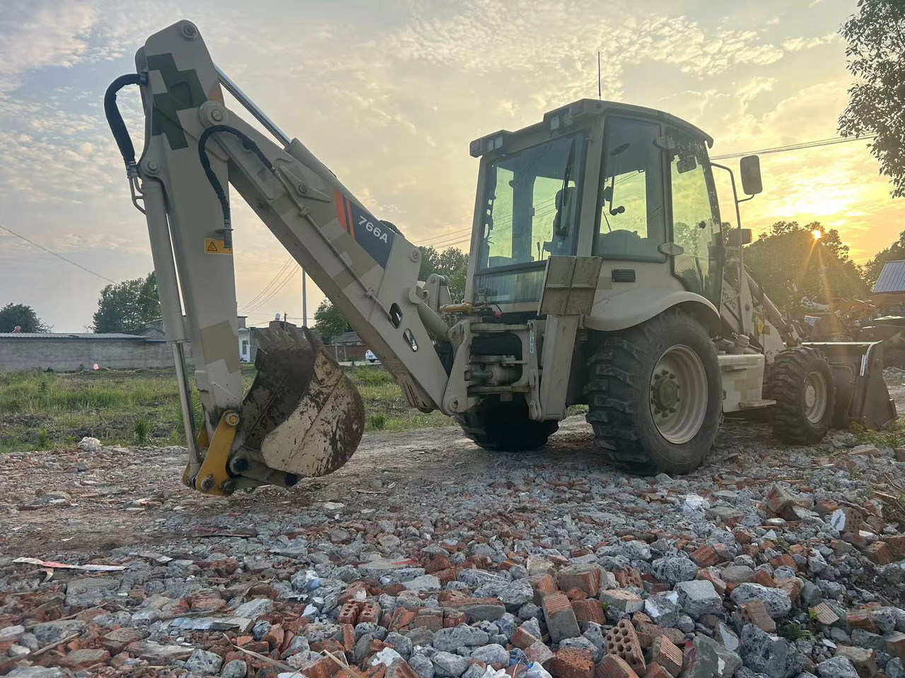 LIUGONG 766A - Retroescavadeira: foto 4 LIUGONG 766A - Retroescavadeira: foto 4