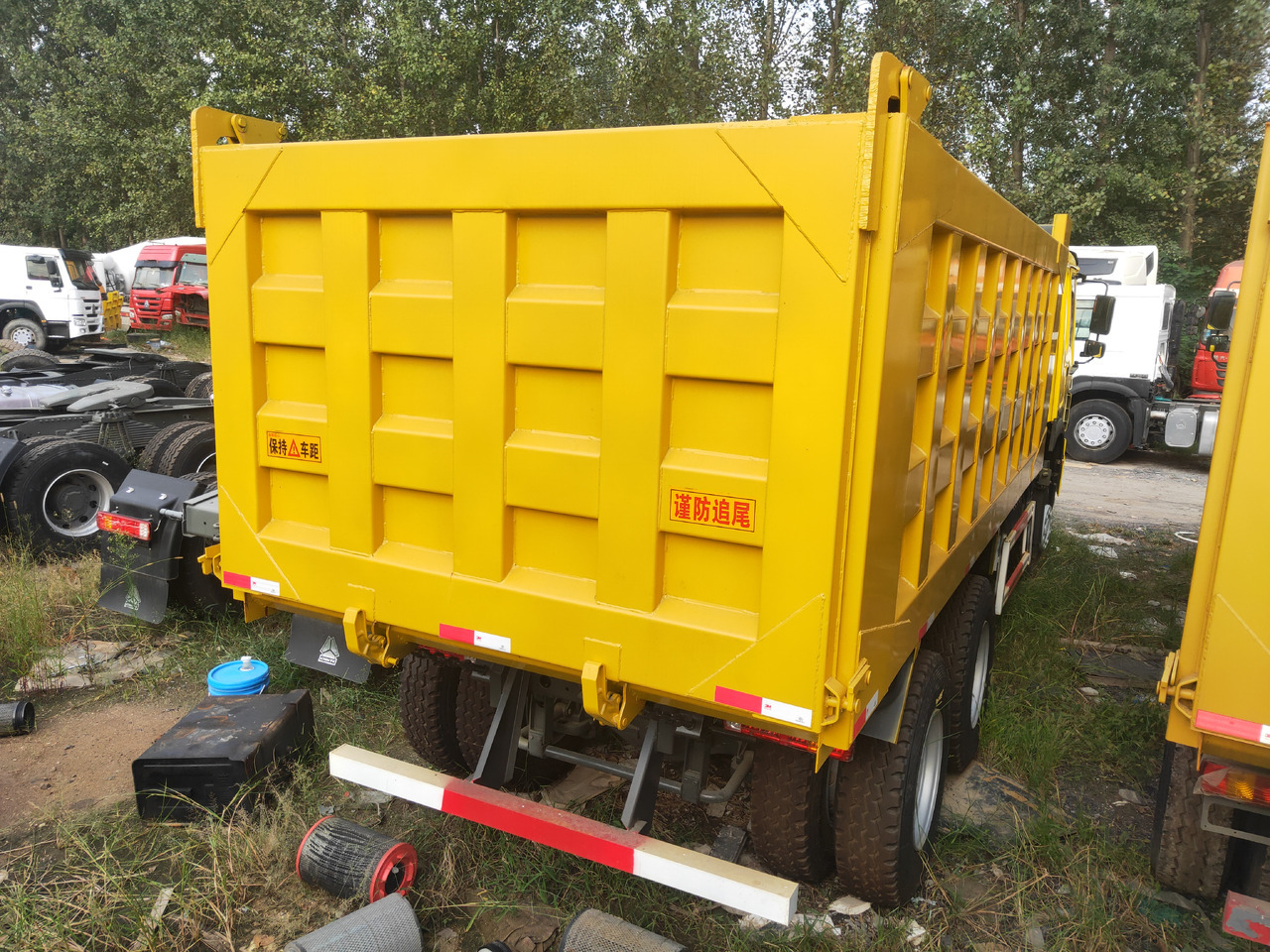 Camião basculante Sinotruk HOWO 371 6*4 Dump truck: foto 7