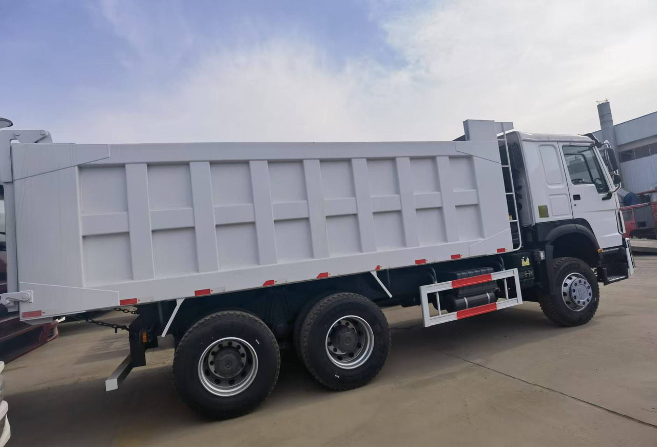 Sinotruk HOWO 371 6*4 Dump truck(Right rudder) - Camião basculante: foto 4 Sinotruk HOWO 371 6*4 Dump truck(Right rudder) - Camião basculante: foto 4