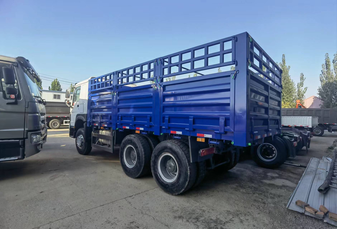 Sinotruk HOWO 371 6*4 Fence truck - Camião de caixa aberta/ Plataforma: foto 5 Sinotruk HOWO 371 6*4 Fence truck - Camião de caixa aberta/ Plataforma: foto 5