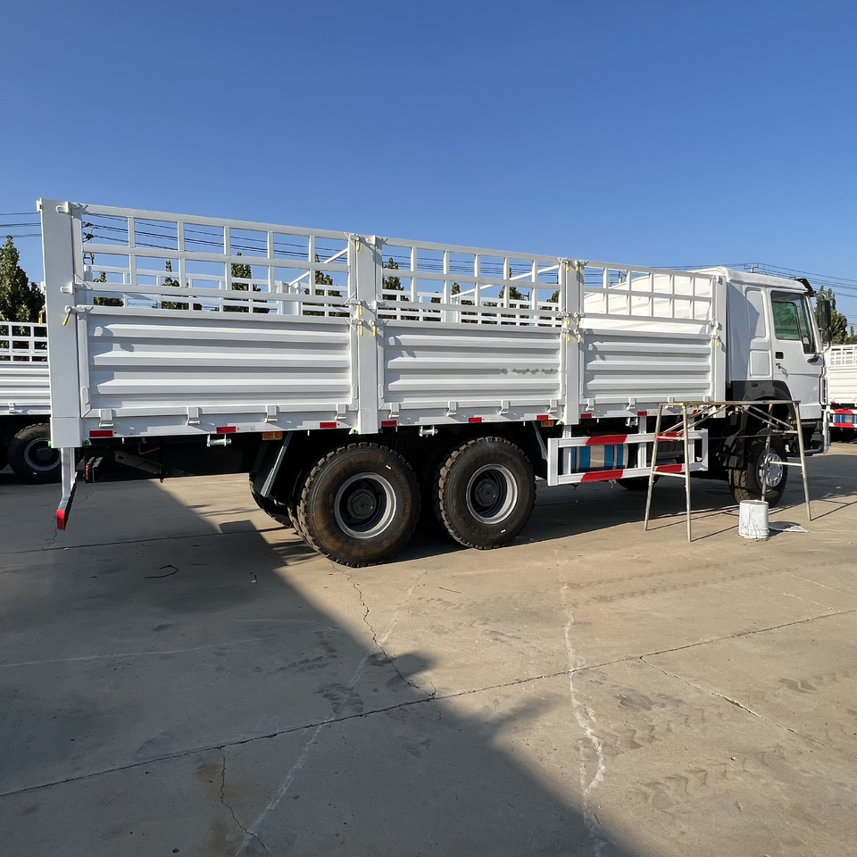 Sinotruk HOWO 371 6*4 Fence truck - Camião de caixa aberta/ Plataforma: foto 4 Sinotruk HOWO 371 6*4 Fence truck - Camião de caixa aberta/ Plataforma: foto 4