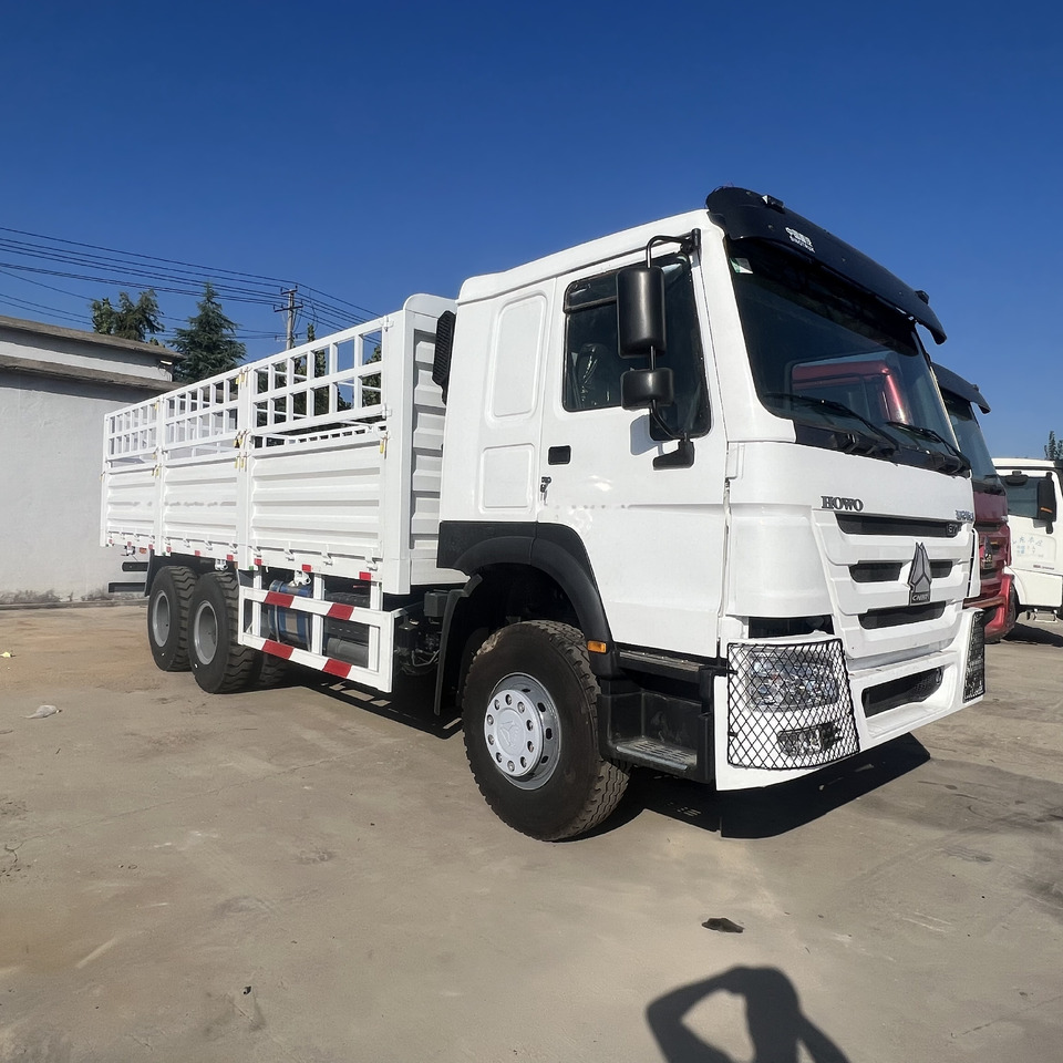 Sinotruk HOWO 371 6*4 Fence truck - Camião de caixa aberta/ Plataforma: foto 1 Sinotruk HOWO 371 6*4 Fence truck - Camião de caixa aberta/ Plataforma: foto 1