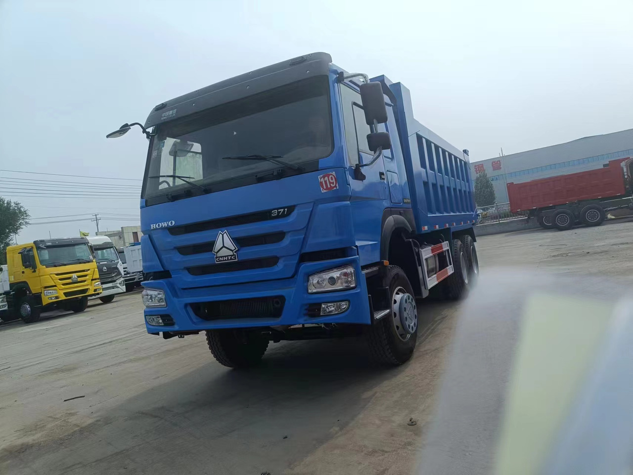 Sinotruk HOWO 371 6*4 dump truck - Tombador: foto 4 Sinotruk HOWO 371 6*4 dump truck - Tombador: foto 4