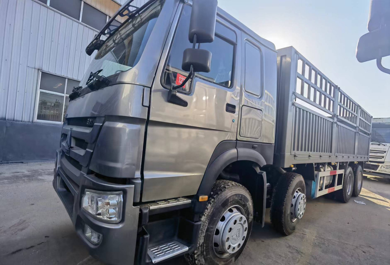 Sinotruk HOWO 371 8*4 Fence truck - Camião de caixa aberta/ Plataforma: foto 5 Sinotruk HOWO 371 8*4 Fence truck - Camião de caixa aberta/ Plataforma: foto 5