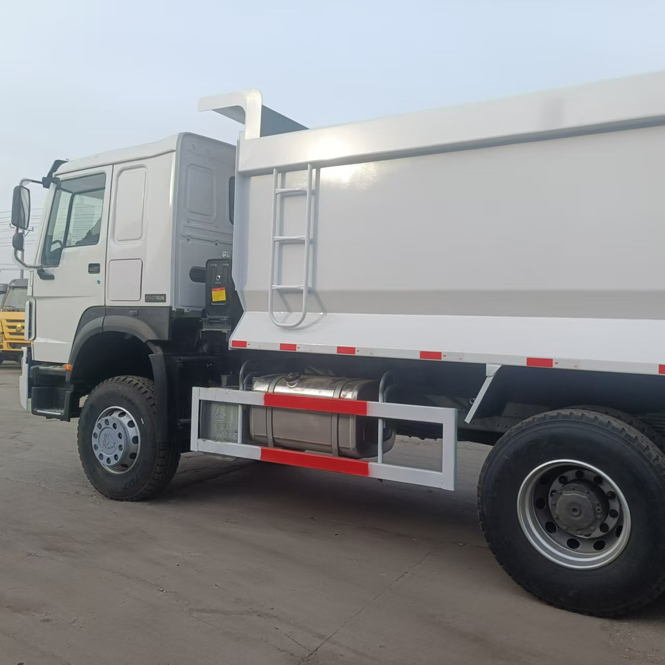 Sinotruk HOWO 371 Dump truck - Camião basculante: foto 3 Sinotruk HOWO 371 Dump truck - Camião basculante: foto 3