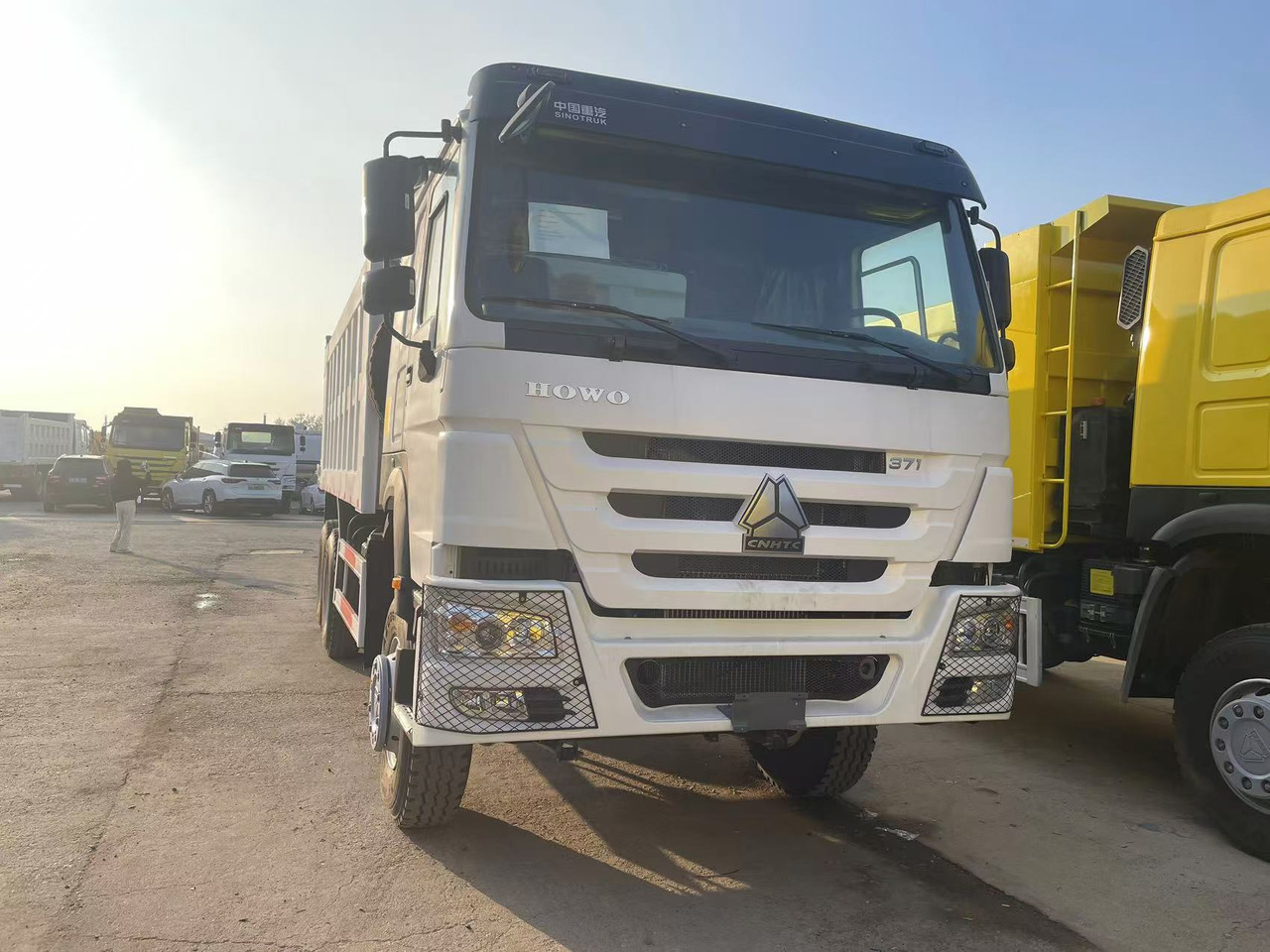Sinotruk HOWO 371 brand new 6*4 Dump truck - Camião basculante: foto 4 Sinotruk HOWO 371 brand new 6*4 Dump truck - Camião basculante: foto 4