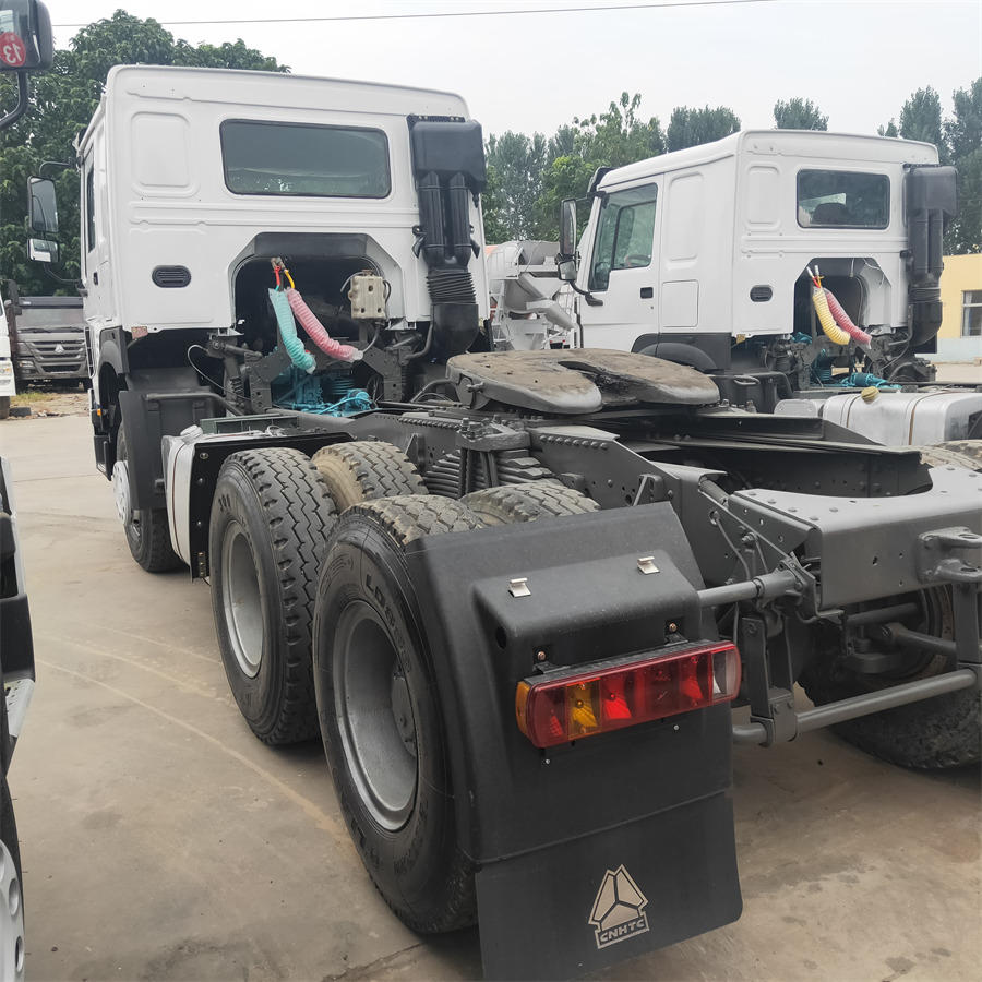 Sinotruk HOWO 371 tractor - Tombador: foto 3 Sinotruk HOWO 371 tractor - Tombador: foto 3