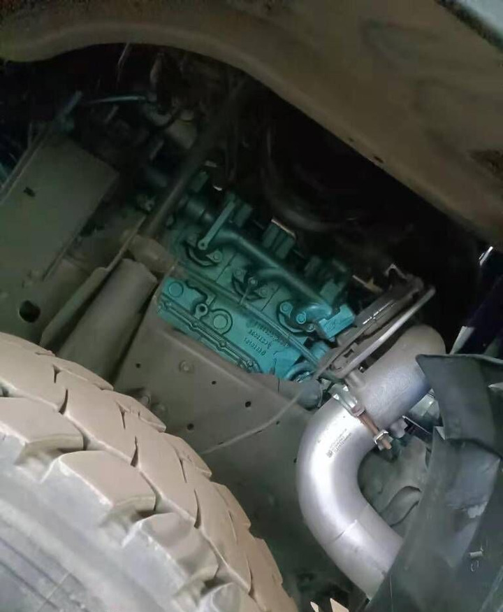 Sinotruk HOWO 375 6*4 Dump truck - Camião furgão: foto 4 Sinotruk HOWO 375 6*4 Dump truck - Camião furgão: foto 4